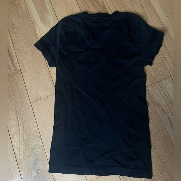 Aritzia Black Short Sleeve Tee - Picture 2 of 3